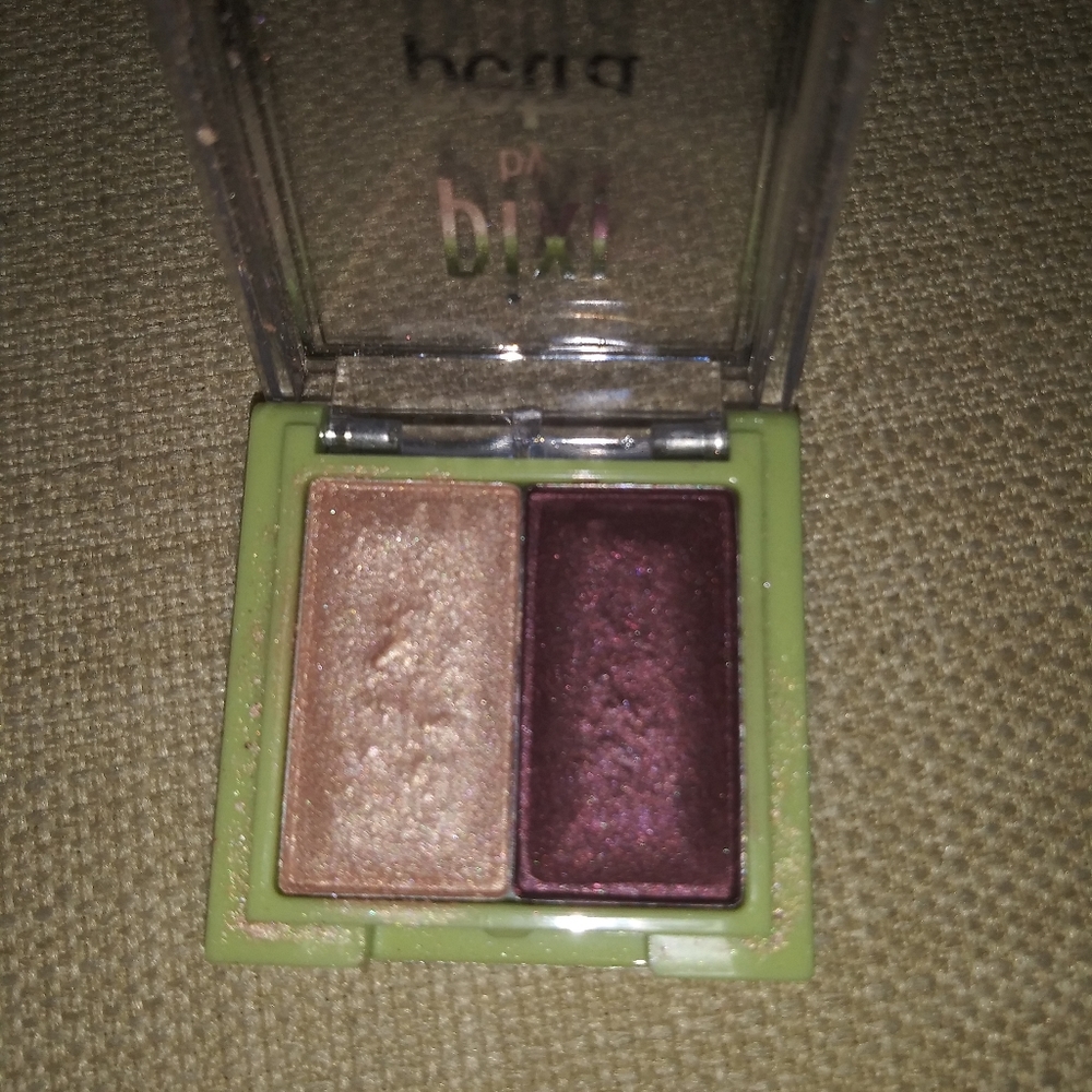 Makeup bundle - Picture 6 of 8